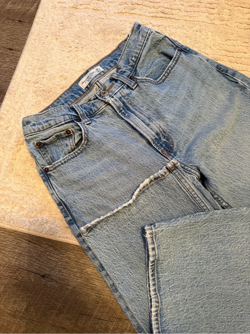 Abercrombie High-Rise 90s relaxed Women’s Jeans - Classic Denim